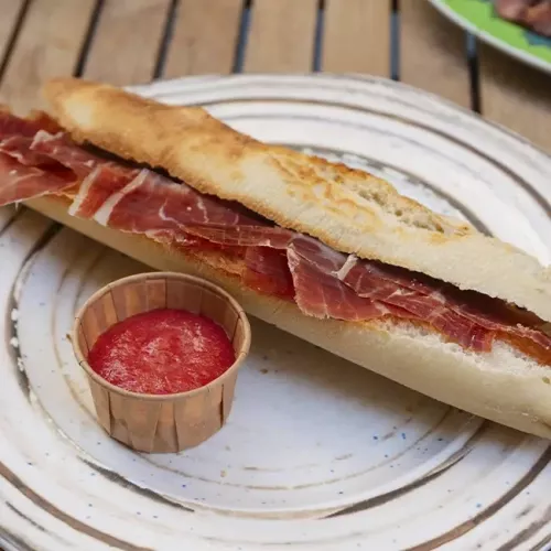 Bocadillo serranito