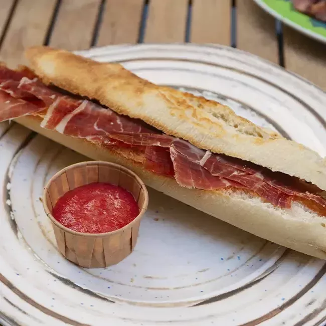 Bocadillos y hamburguesas